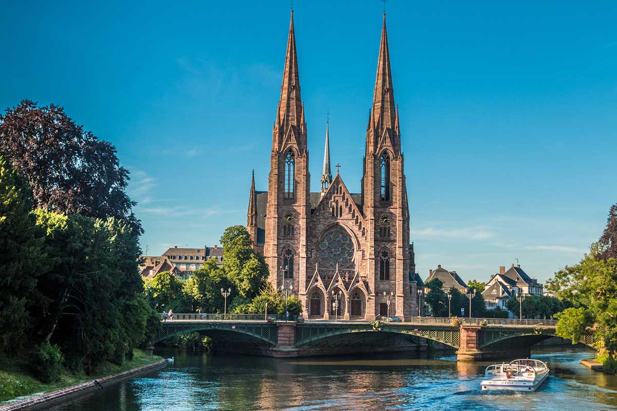 A Pop-Up Café in Strasbourg’s Iconic Church